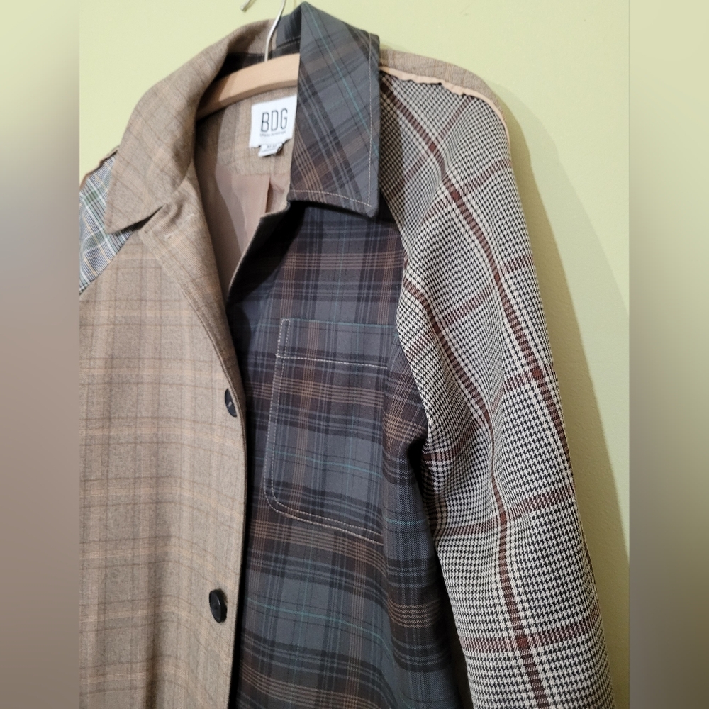 Urban Outfitters Plaid Oversize Trench Jacket in Tan and Brown Medium - Picture 8 of 13
